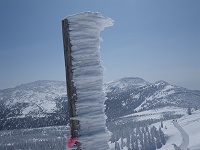 �G�r�̂����ۂ����̋����𕨌��܂��B