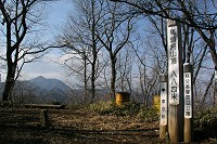 馬頭刈山山頂は結構広い。