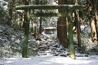 大岳神社の鳥居。ここをくぐる。