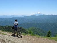 �}�E���e�����]�Ԃŗ��Ă�l�����l�����܂����ˁ`�@�����ł��I�@�ł����΂ɏ��͉̂���ƕ��R�ȓ������ł�(^^;)