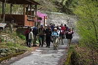 ���e��ѓ�����c�A�[�̓X�^�[�g����B�������Ԍ����񂪎B�e���`