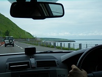 �E��ɃI�z�[�c�N�C�����Ȃ��瑖��B