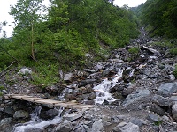 ���K�͂ȓy�Η��ŏo�����悤�ȑ�B