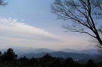 この方向に富士山が見えるのだが・・・